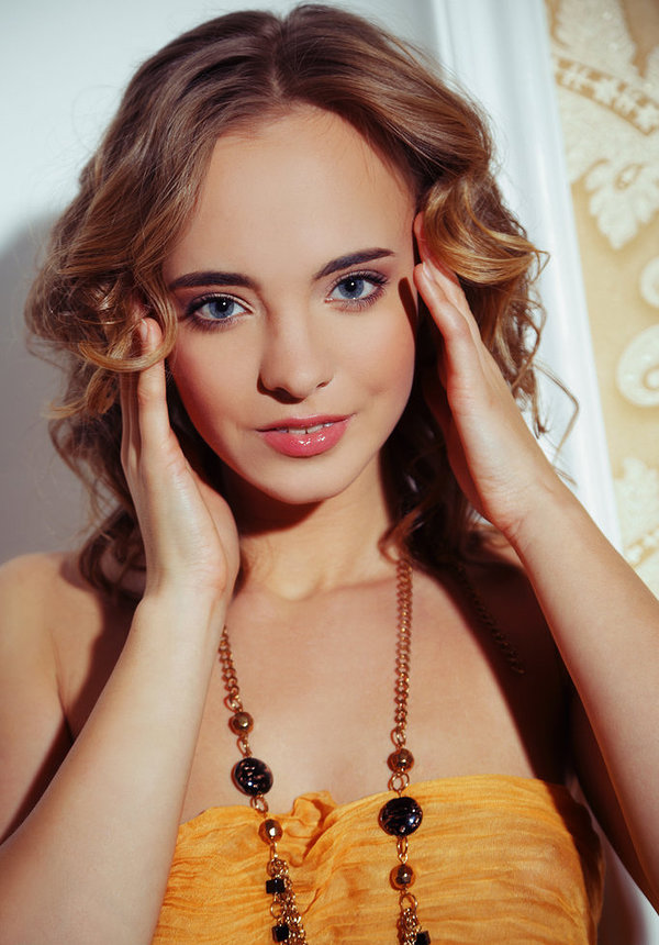 Белла, 25