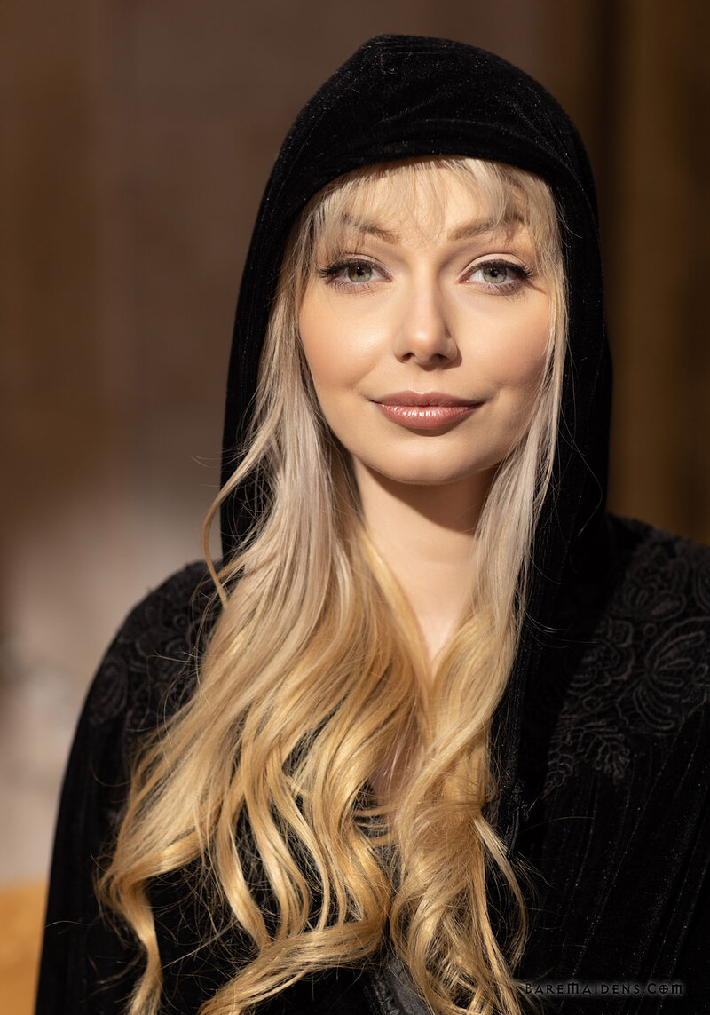 Антонина, 20